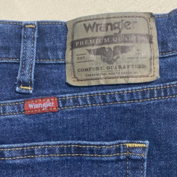 WRANGLER Men’s Relaxed Fit Straight Leg Blue Denim Jeans Size 44x30 - Picture 6 of 10